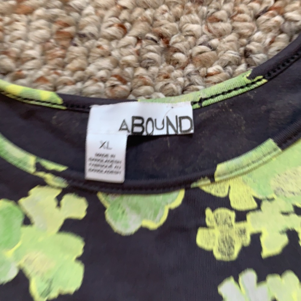 Green & Charcoal Gray Floral Tank Top - Picture 2 of 2